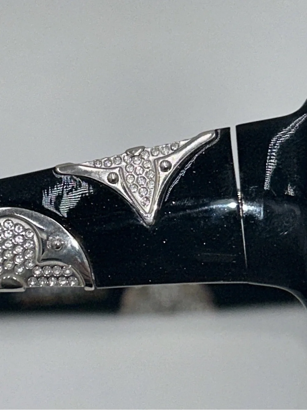 Louis Vuitton Iris PM Z0333E Black Silver Rhinestone Sunglasses Monogram Oval